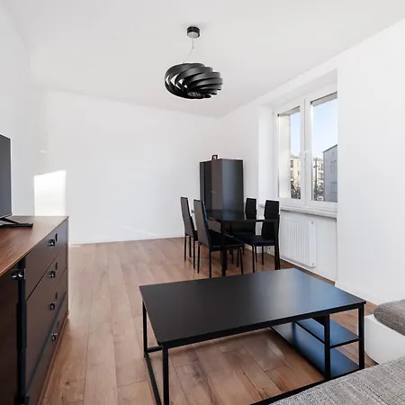 Wierzbowa Modern By Bookinghost